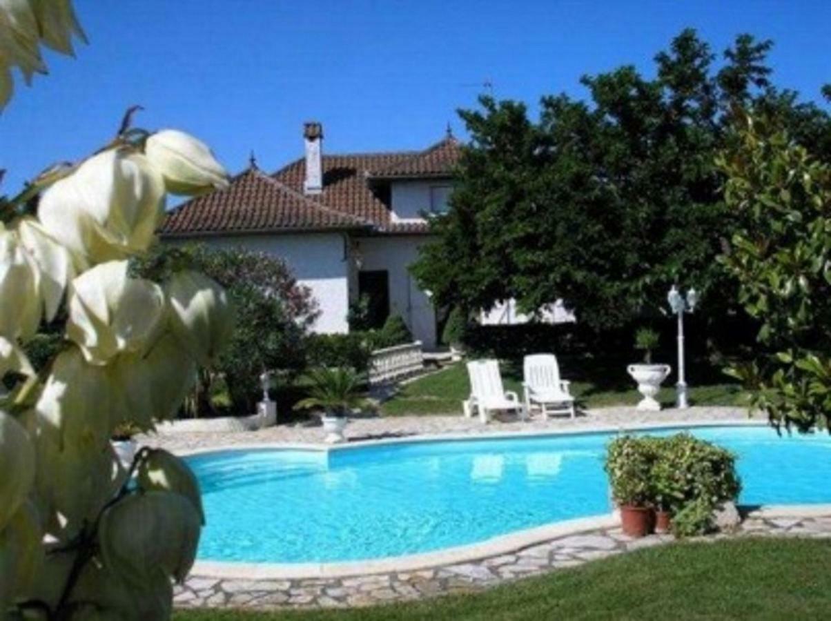 Chambre d'Hôtes bleue Saint-Nicolas-de-la-Grave Exterior foto